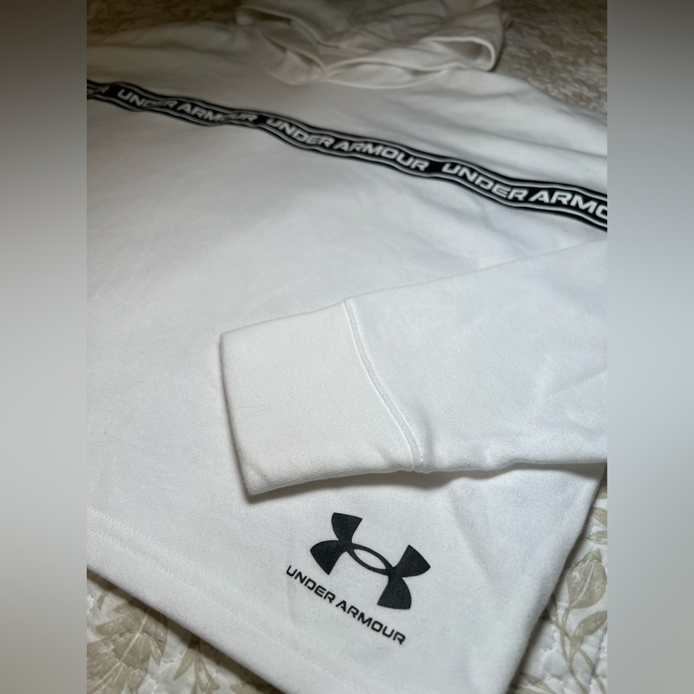 Under Armour Rival Logo Cropped Pullover Hoodie, size medium - Picture 2 of 11